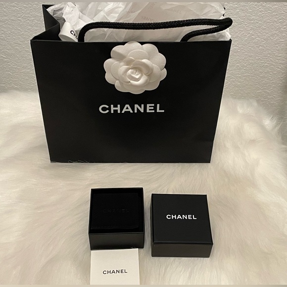 Authentic Chanel 2023 studs! Never worn! Bag included! - Picture 1 of 11